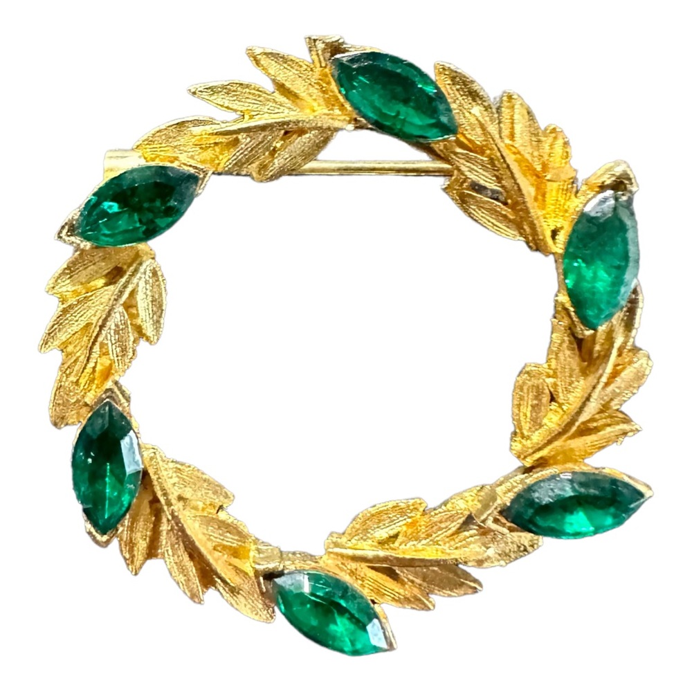 Estate Jewelry Vintage Emerald Round Brooch 1 1/4 Beautiful Leaf Wreath Gold Pin